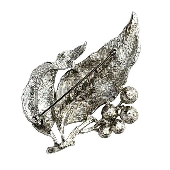 Vintage Sarah Coventry Silvertone Leaf Faux Pearl Berry Brooch 3" X 2" - Picture 2 of 2